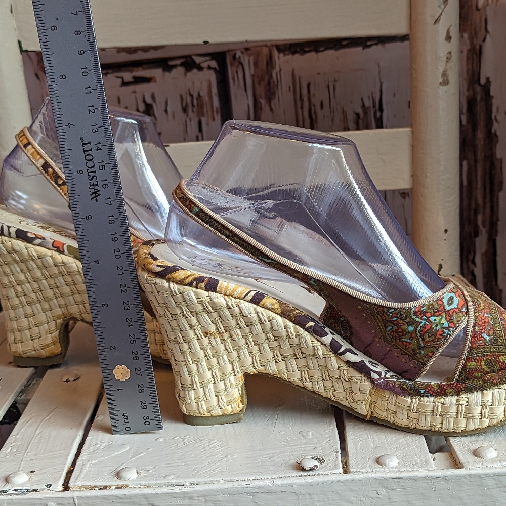 Very Volatile sandals - Picture 12 of 15